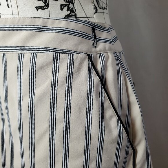 Izod Tan Striped Stretch Skort - Size 12 - Picture 2 of 4